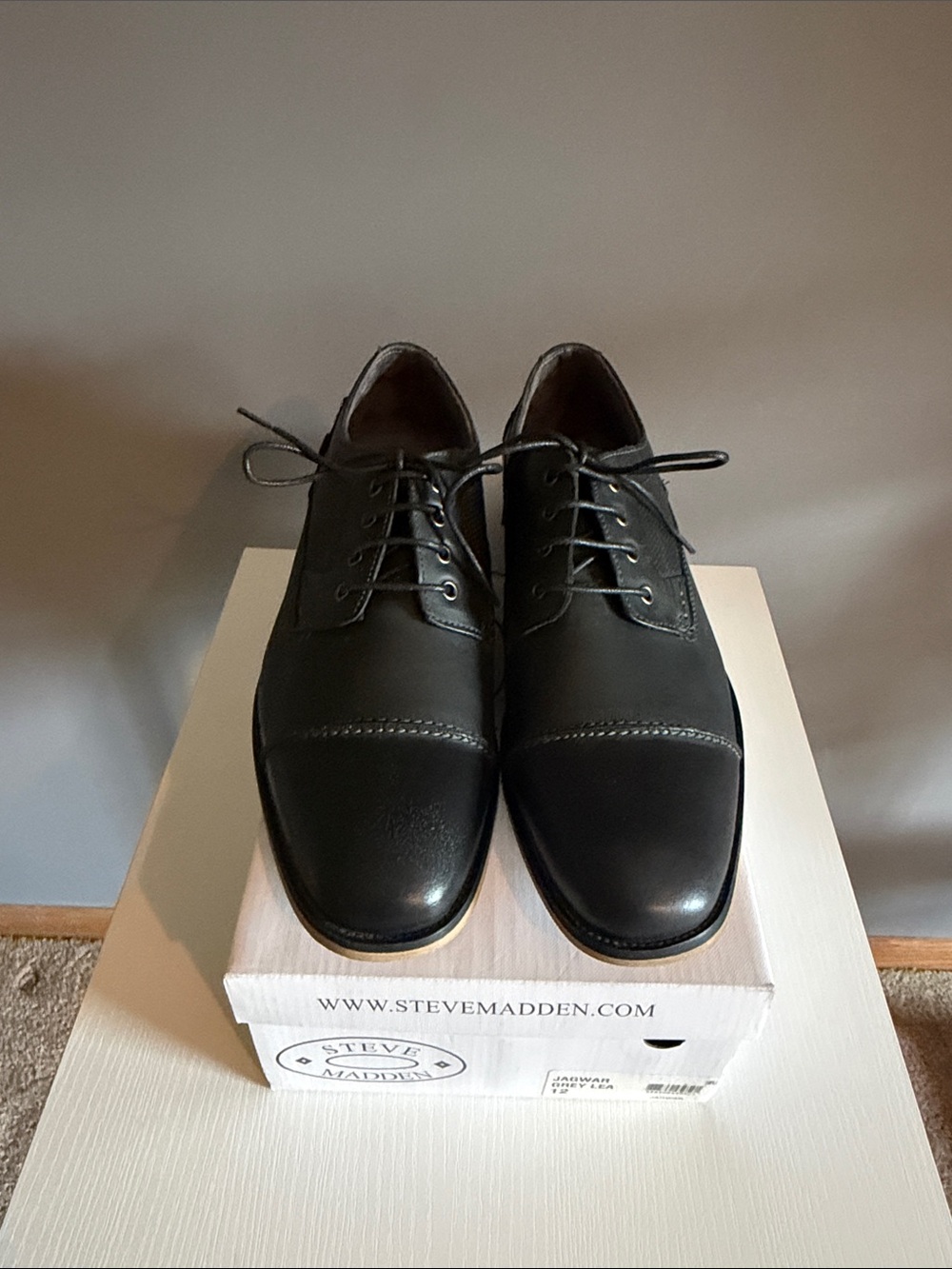 Steve Madden Black Leather Cap-Toe Lace-Up Oxfords